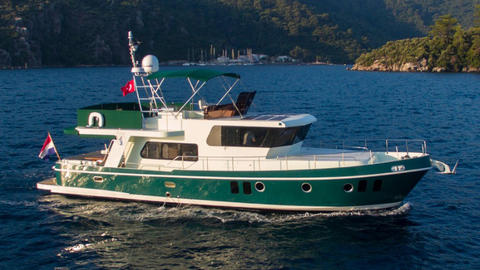 16M Trawler, CE A+, 3 Cabins