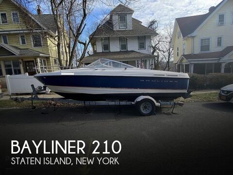 Bayliner 210 Classic Cuddy