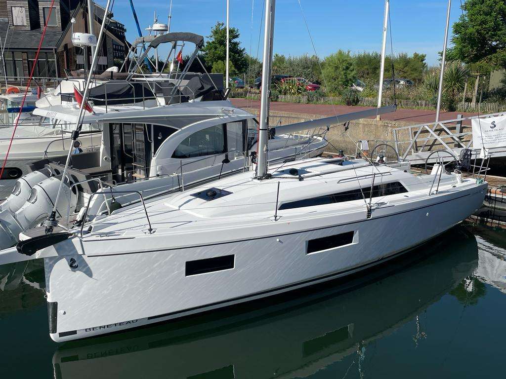 Bénéteau Océanis 34.1 (sailboat) for sale
