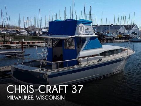 Chris-Craft Roamer 37 Riviera Charter Boat