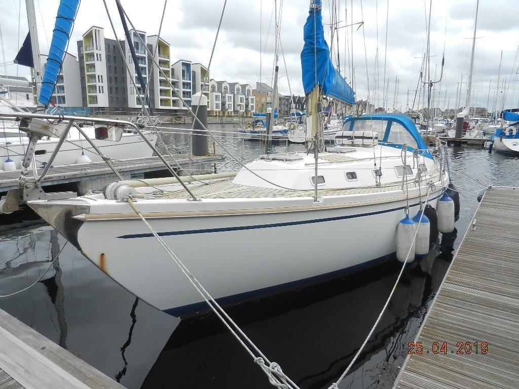 contest 33 sailboat for sale