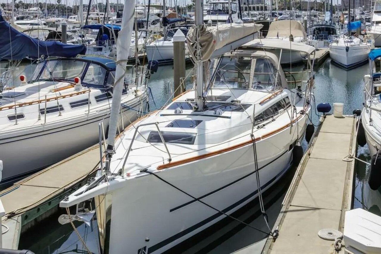 Dufour 360 (sailboat) for sale