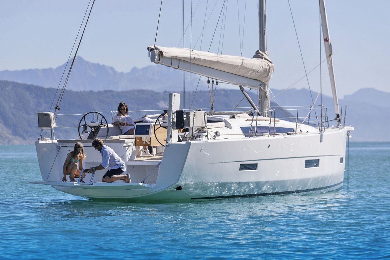 Dufour 430 (sailboat) for sale