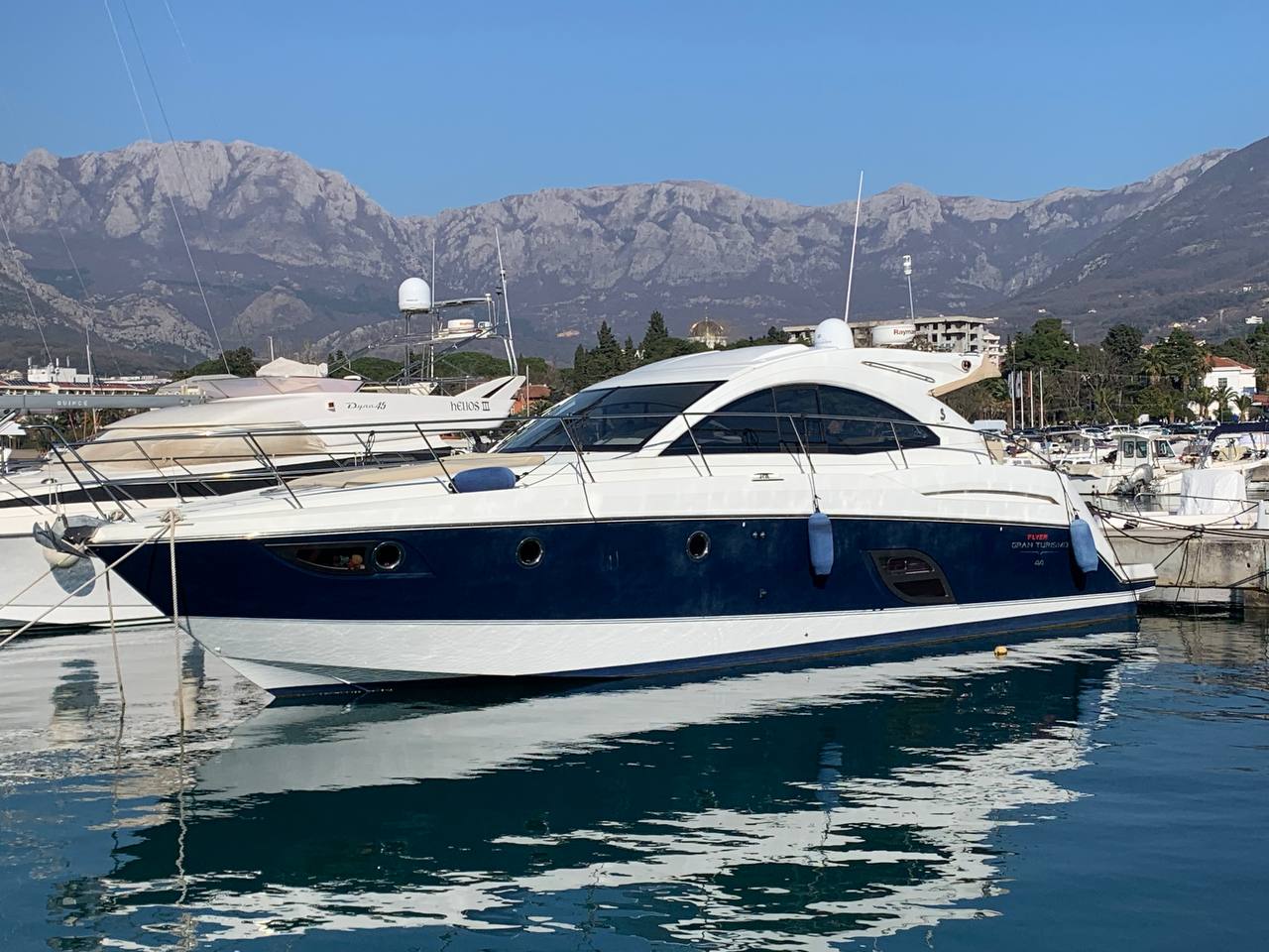Gran Turismo 44 (powerboat) for sale