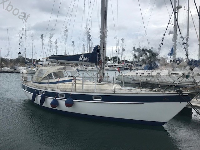 Hallberg-Rassy 352 (sailboat) for sale
