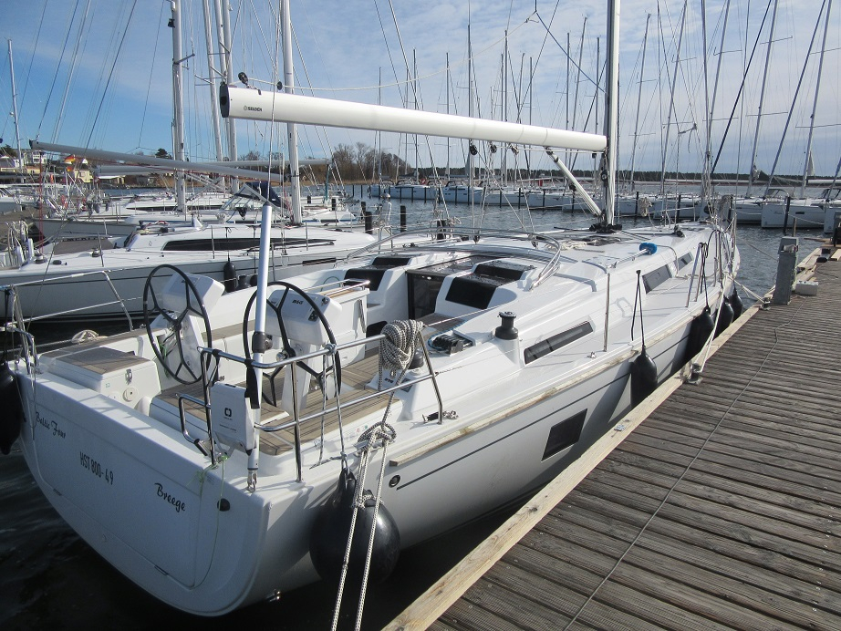 Hanse 458 (sailboat) for sale