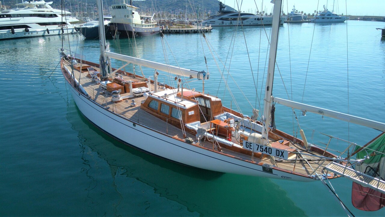 Hinckley (sailboat) for sale