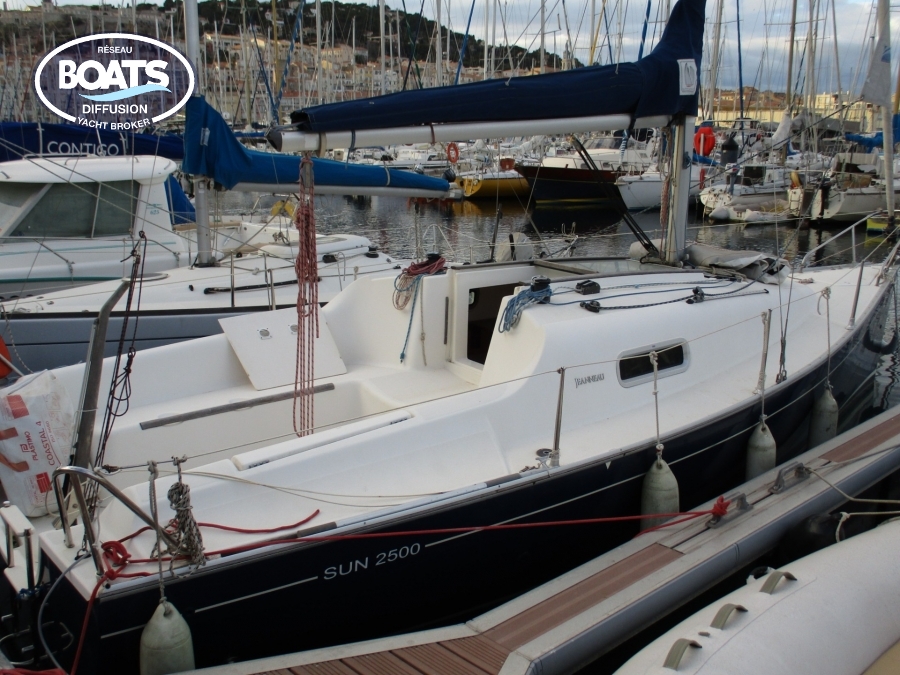 Jeanneau SUN 2500 DL (sailboat) for sale