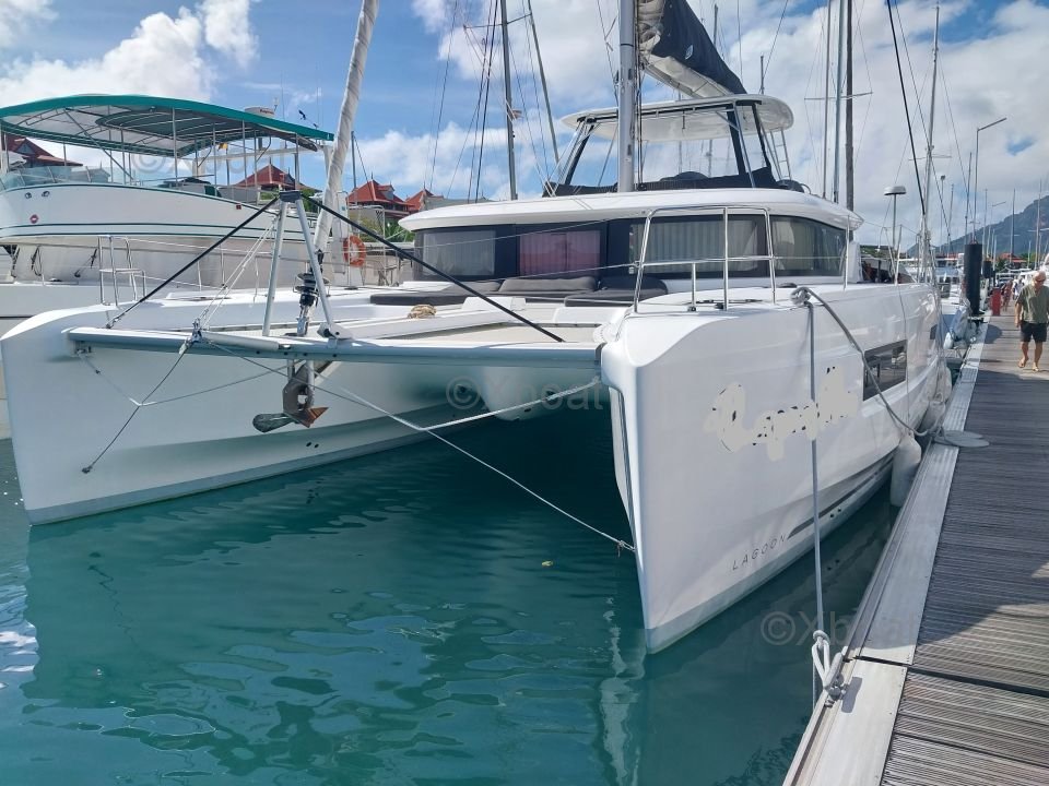 Lagoon 46 Owner Version Homologation CEA: 12, B (sailboat) for sale