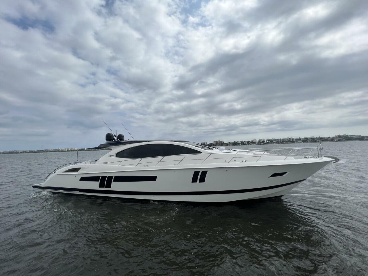 Lazzara Yachts LSX 75 (powerboat) for sale