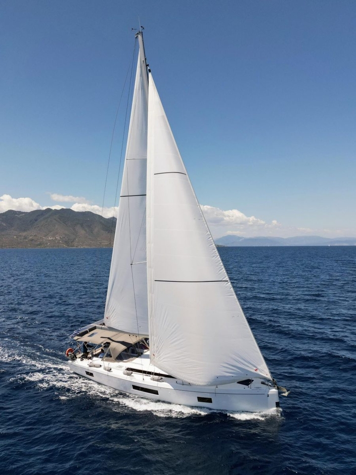Océanis 51.1 (sailboat) for sale
