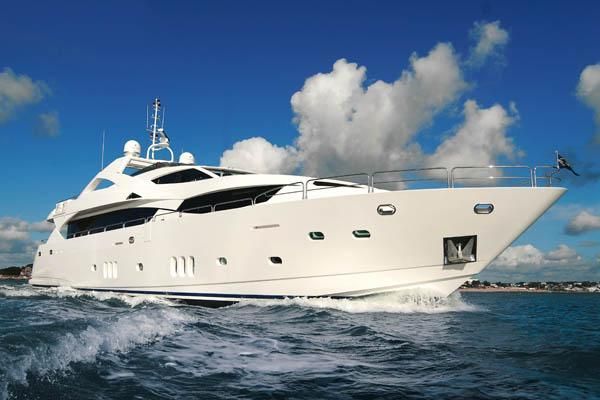 Elegantie poeder Tegen de wil Sunseeker 34 Meter Yacht: motorboot / motorjacht tweedehands kopen - koop  en verkoop